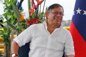 Gustavo Petro es declarado persona no grata por Congreso de Perú