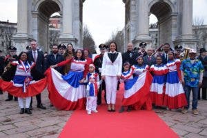 Conmemoran aniversario de la Independencia Dominicana en el Arco de la Paz de Milán