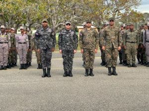 Alberto Then visita a cadetes academia militar