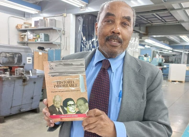 Carlos Nina Gómez lanza su libro número 21