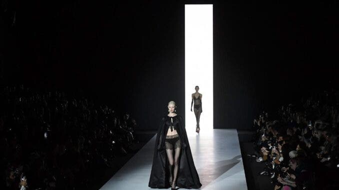 La ropa interior destierra a la falda y al pantalón 