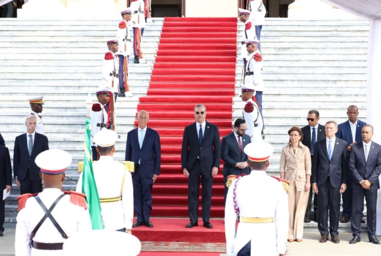 Abinader recibe al presidente Portugal