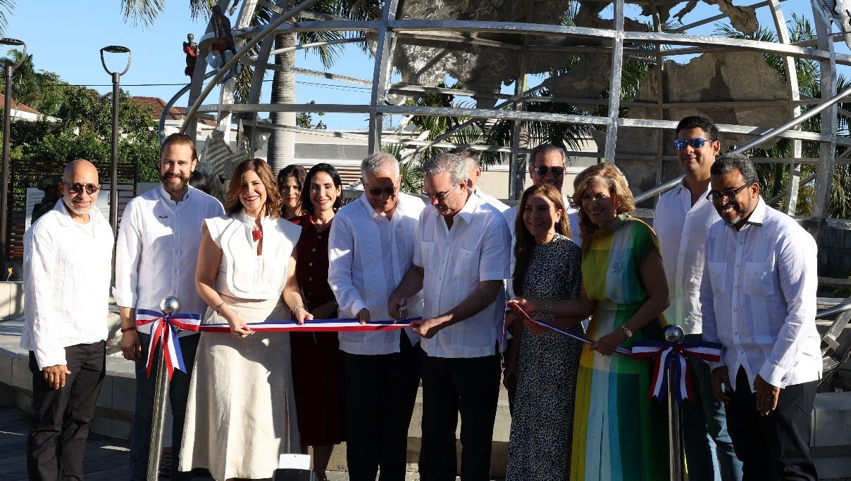 Vimenca y Alcaldía inauguran Plaza a Diáspora Dominicana