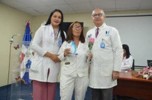 Hospital entrega reconocimientos por Día de la Mujer