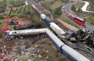 Choque de trenes en Grecia deja al menos 36 muertos