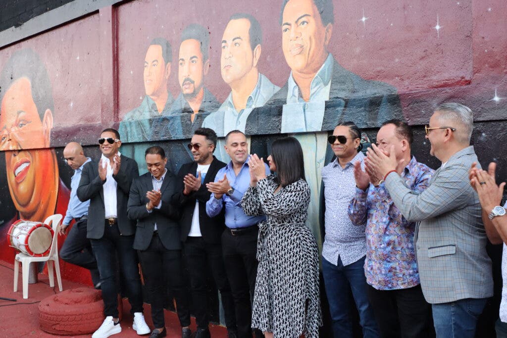 La Banda Real ya tiene su mural en Santiago