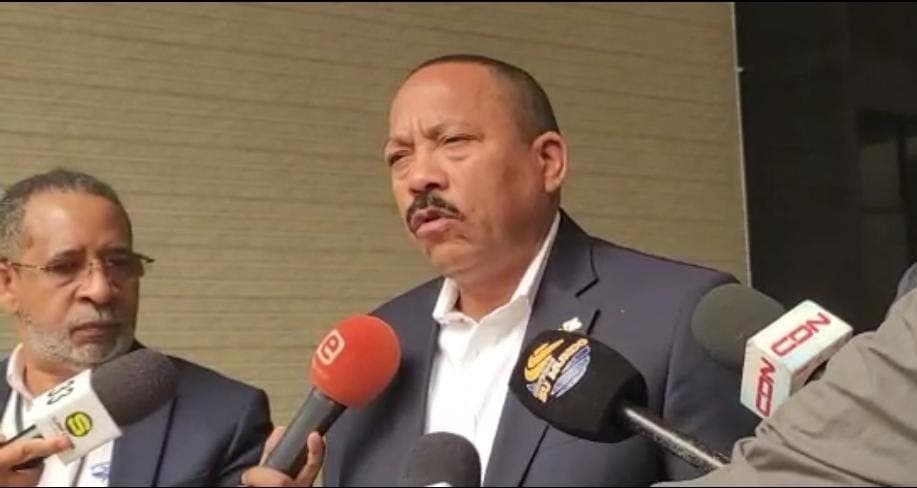 Alcalde emplaza a diputado retractarse por difamación