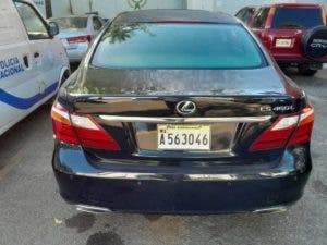 Encuentran 2 cadáveres dentro de carro en Autovía del Este