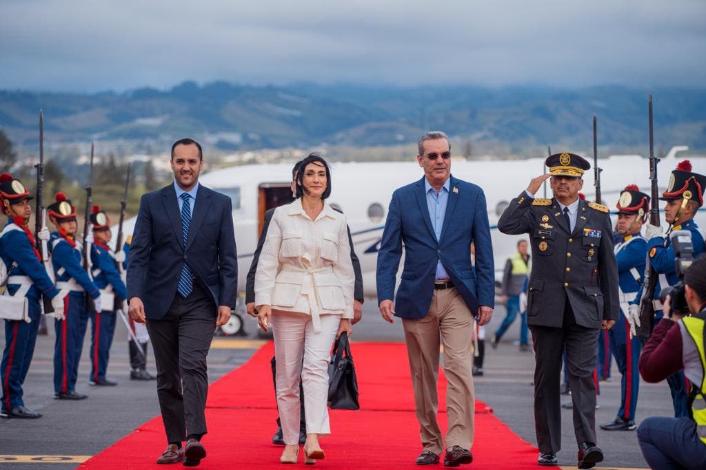 Presidente Abinader llega a Ecuador para VI Reunión de la ADD