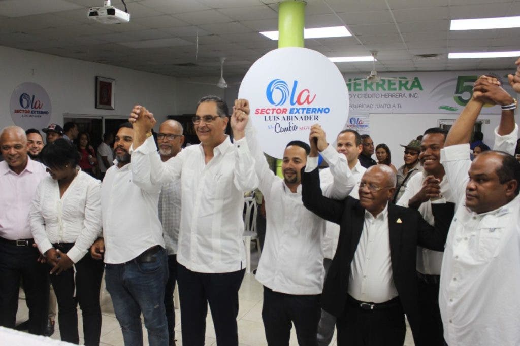Juramentan dirigentes de juventud de la Fuerza del Pueblo
