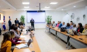 Capacitan personal contable de 17 hospitales en materia de transparencia