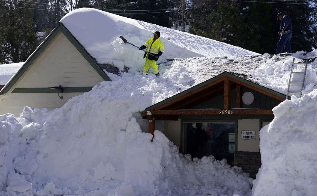 Tormentas de nieve dejan al menos 12 muertos en California