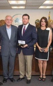 Valora inclusión carrera Gestión Municipal en RD