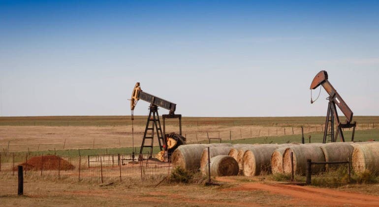 Petróleo de Texas baja un 2,35 % y pierde casi 10 dólares en cinco días