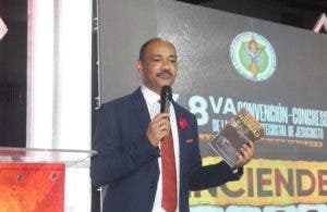 Reynaldo Franco Aquino encabeza convención de Obispos