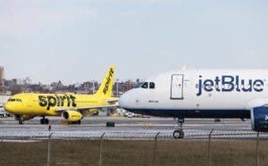EEUU denuncia la compra de la aerolínea Spirit por JetBlue para frenarla