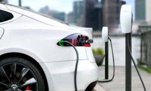 El 18 % de los coches que se venderán en 2023 en el mundo serán eléctricos
