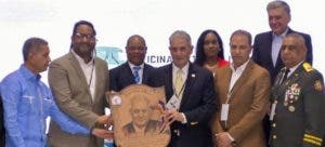 Reconocen trayectoria de José Joaquín Puello