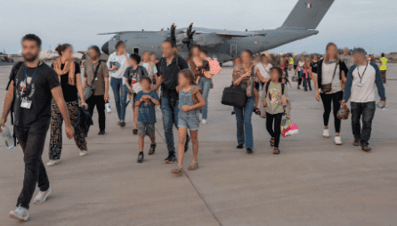 España evacúa a un centenar de españoles y latinoamericanos de Sudán