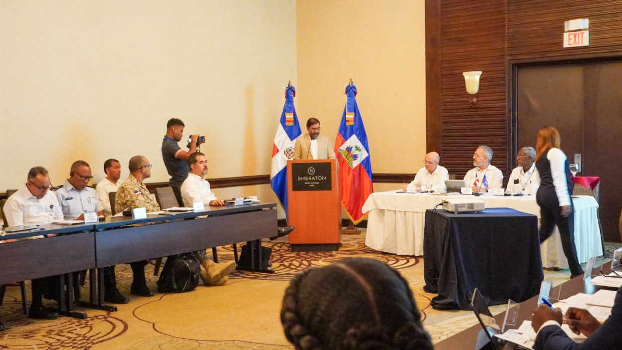 Presentan propuesta para río Pedernales