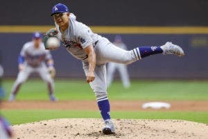 Urías, Valdez y Márquez brillan desde el montículo en las Grandes Ligas