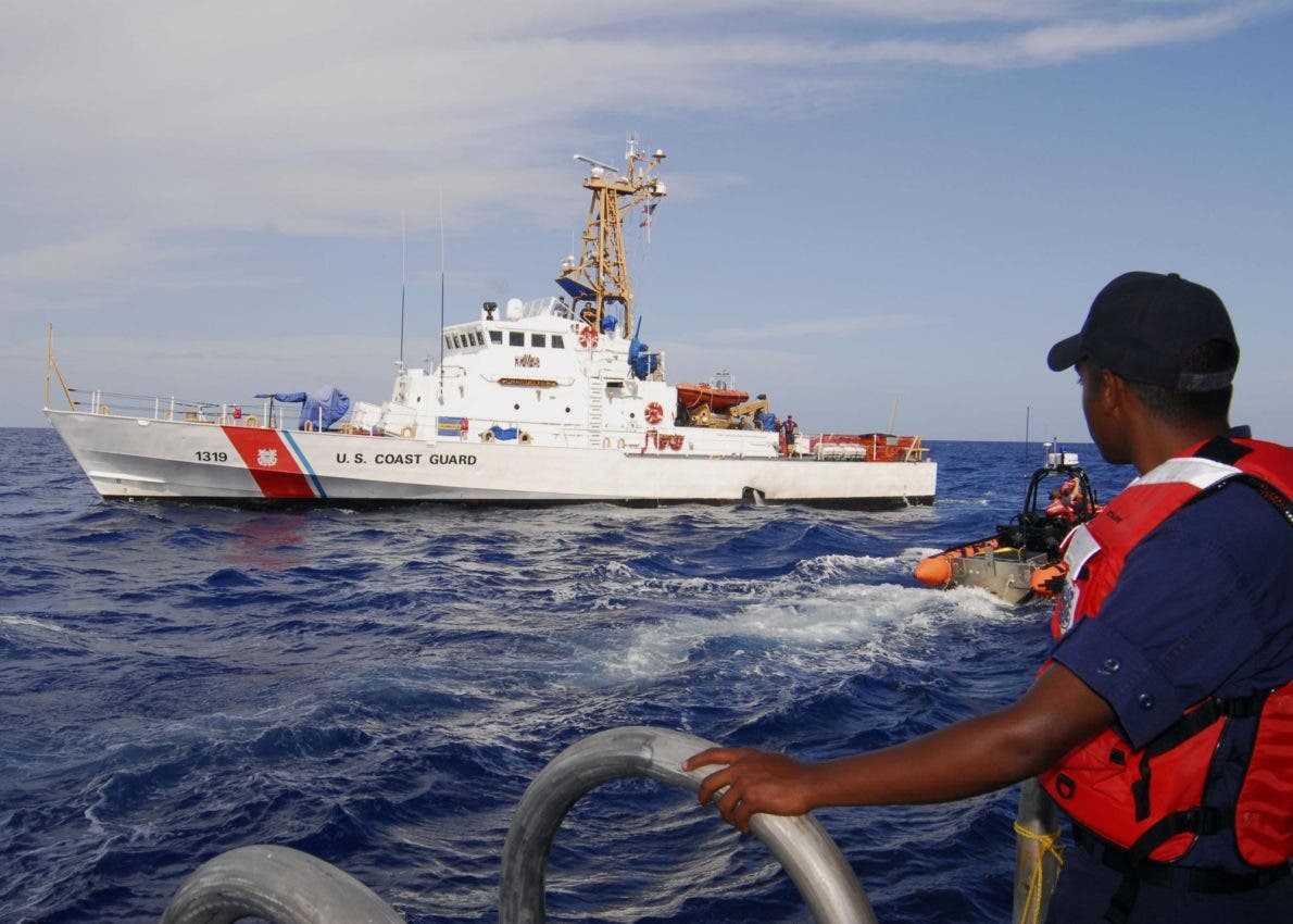 Repatrían a 49 migrantes interceptados en Puerto Rico; 35 son dominicanos