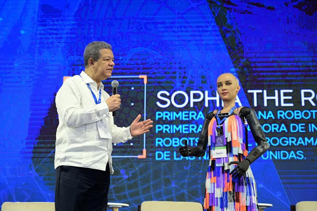 La robot Sophia fue la sensación en el Foro Global