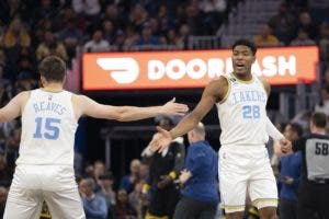 Lakers se anotan el primer asalto y Morant se lesiona