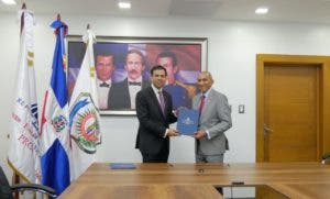 Firman acuerdo para desarrollar charlas antidrogas