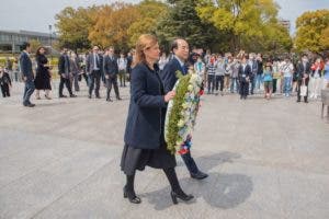 Raquel Peña rinde tributo a caídos por bomba atómica en Hiroshima