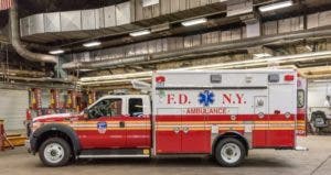 Borracho en Alto Manhattan roba ambulancia que lo transportó
