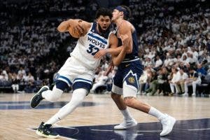 Los Wolves sufren para aferrarse al milagro
