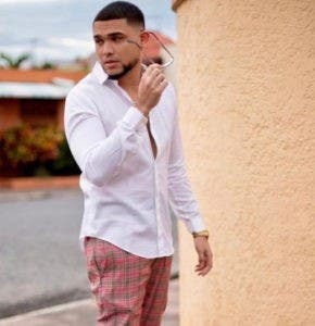 Atracan a Dj Sammy en parqueo de su casa