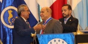 Parlacen  reconoce a director de Infotep