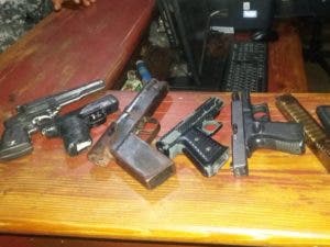 Ocupan 5 armas en discoteca Makumba de Villa Francisca