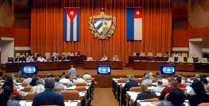 El Parlamento cubano aprueba ley que regula los contenidos de los medios