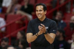 Erik Spoelstra enfrenta gran prueba