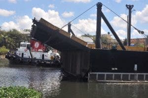 MOPC cierra tránsito por el Puente Flotante