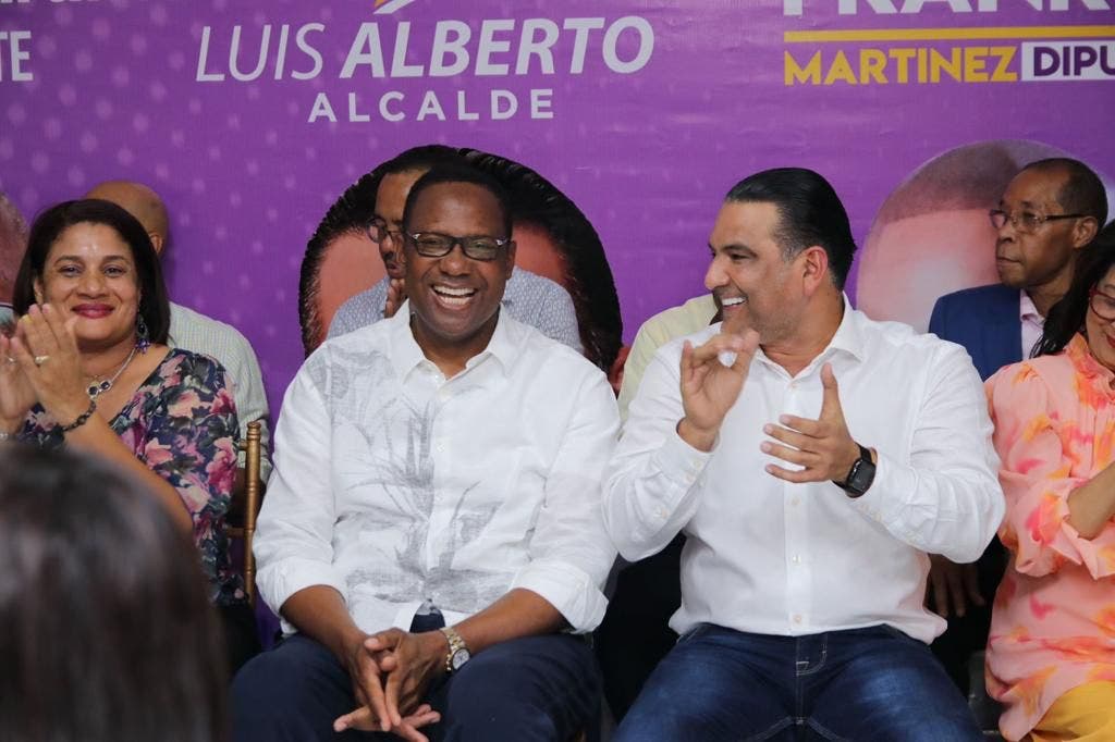 Alfredo Martínez oficializa apoyo a Luis Alberto para alcaldía SDE