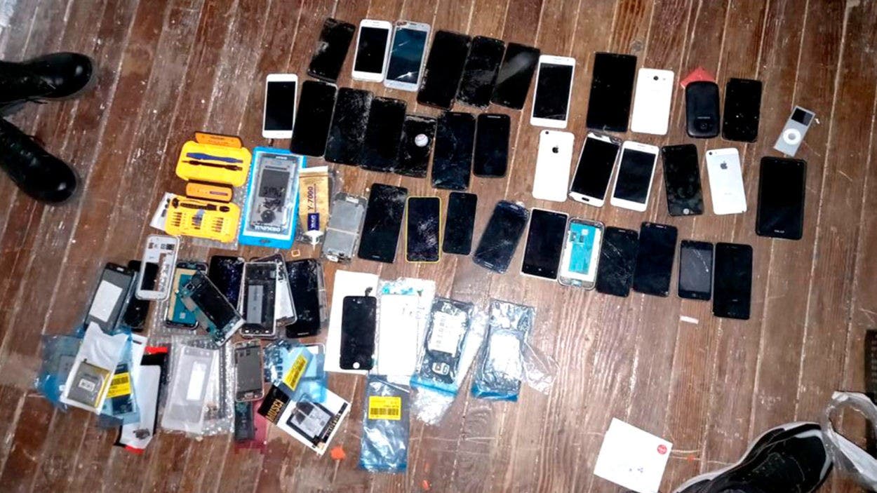 Policía dice recuperan 17 celulares reportados robados