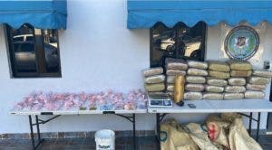 Policía apresa 2 personas trasportaban drogas y municiones