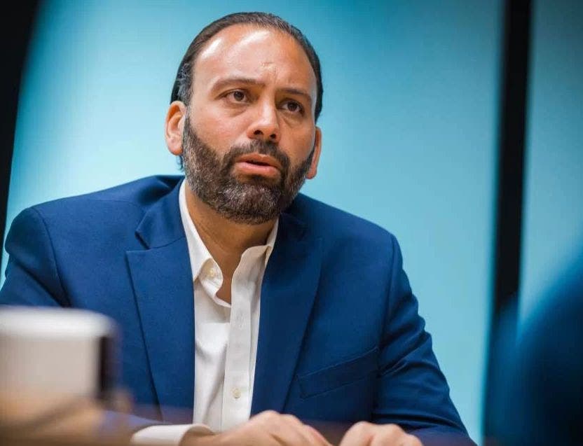 Gobierno francés presenta objeción a licitación a Pasaportes