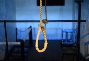 Hallan ahorcado a un hombre