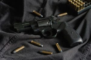 Casi 10.000 armas ilegales son entregadas en Serbia tras tiroteos