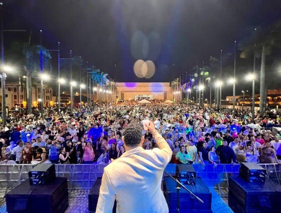 Yiyo Sarante se presenta ante miles de fanáticos en Colombia