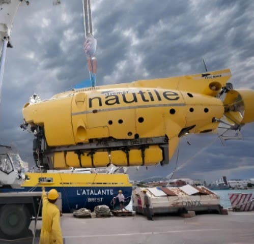Equipos de rescate despliegan robots submarinos en un intento de encontrar el Titan