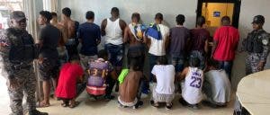 Apresan 17 en puntos de drogas Villa Mella
