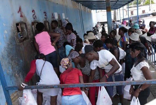 Prisiones en Haití severamente superpobladas; presos mueren de sed y hambre