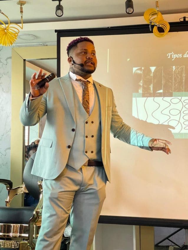 Esmerlin Castillo vuelve con Experienced Barbers and Beauty