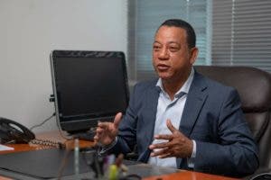 Franc Rosario presenta propuesta para transformar sistema educativo de RD